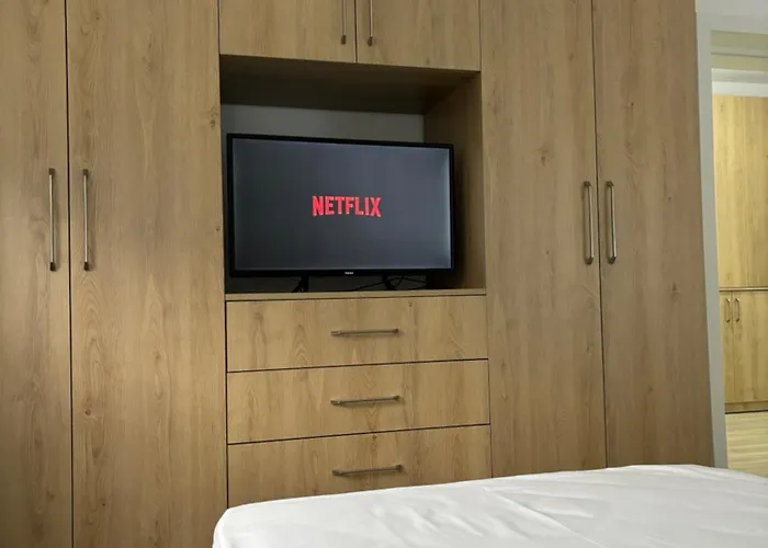 Kevi 's Place * Tirana